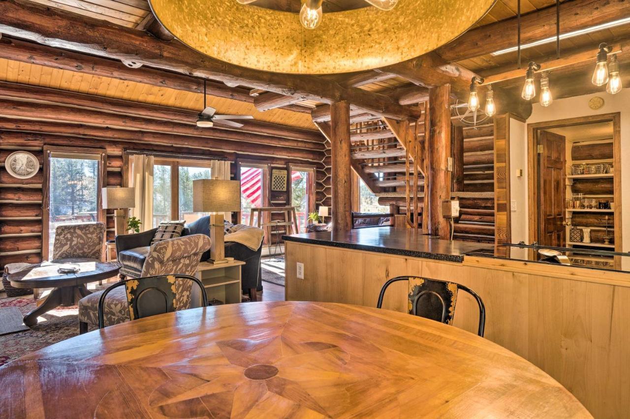 Classic Colorado Log Home With Mountain Views! Florissant エクステリア 写真