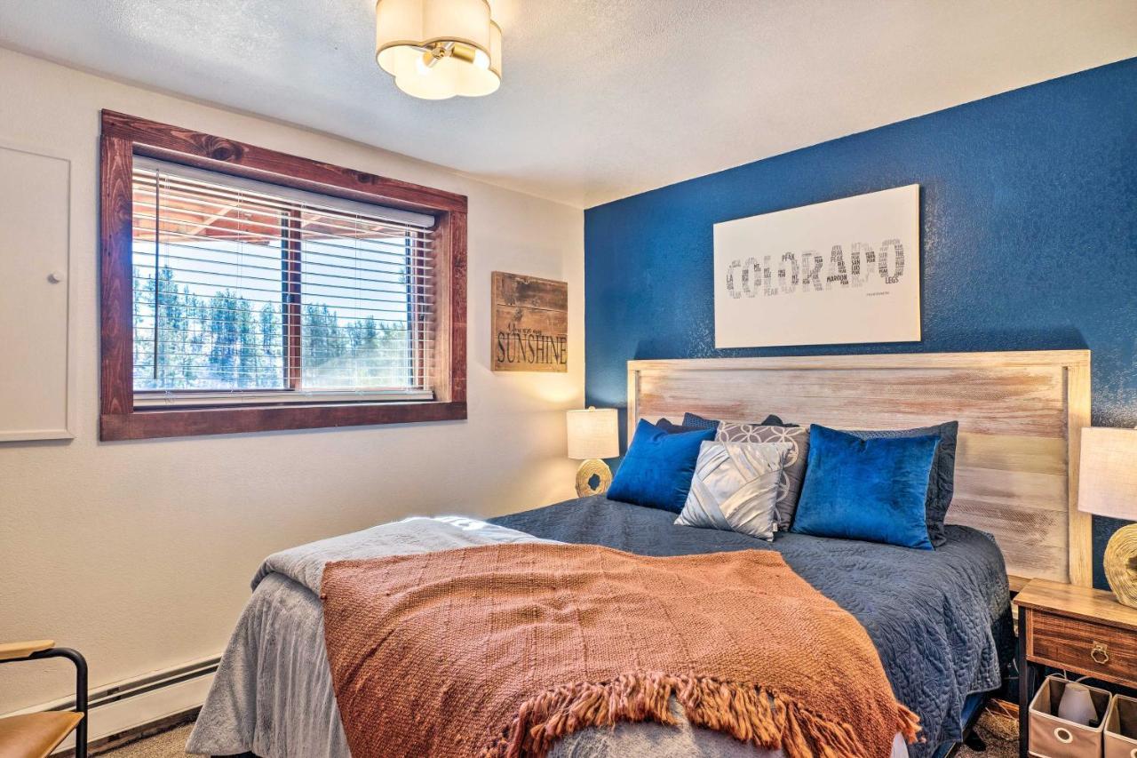 Classic Colorado Log Home With Mountain Views! Florissant エクステリア 写真