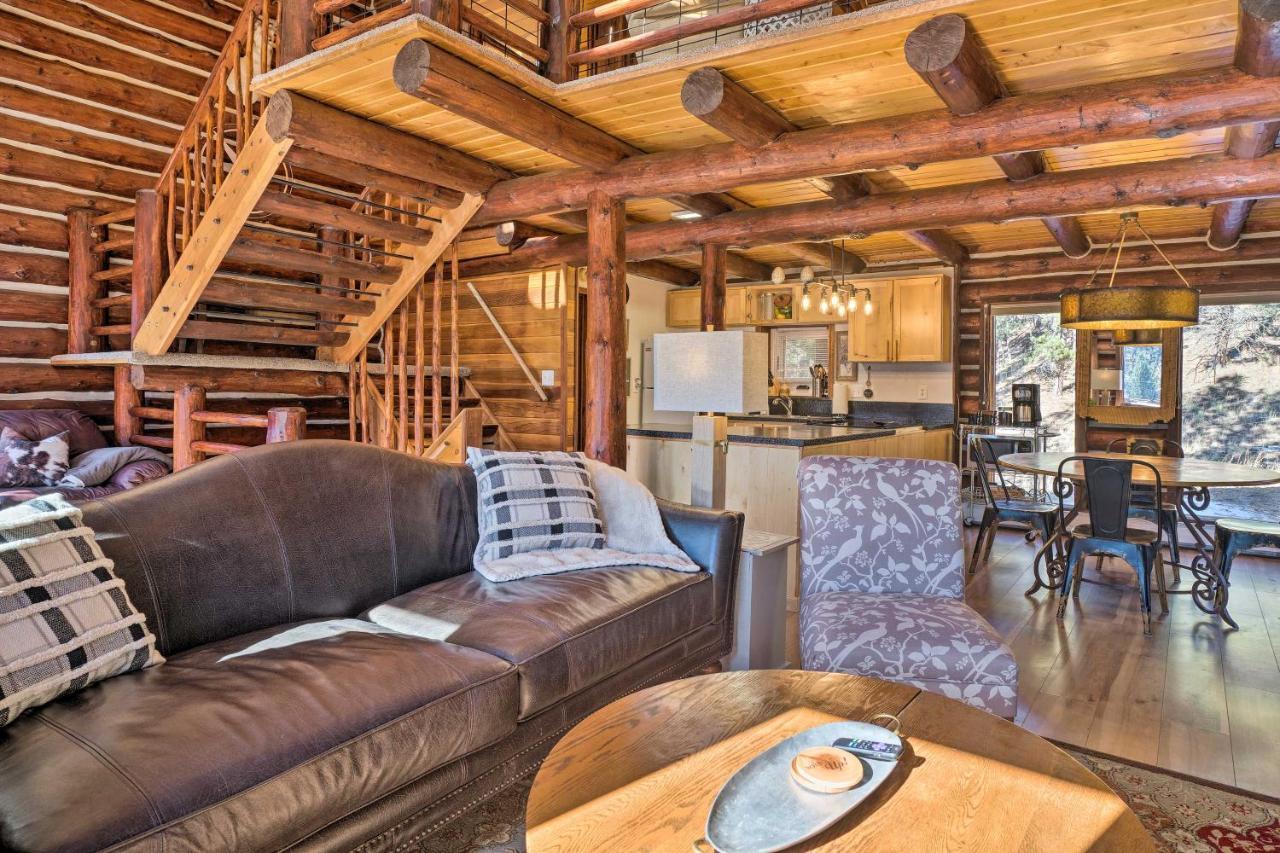 Classic Colorado Log Home With Mountain Views! Florissant エクステリア 写真
